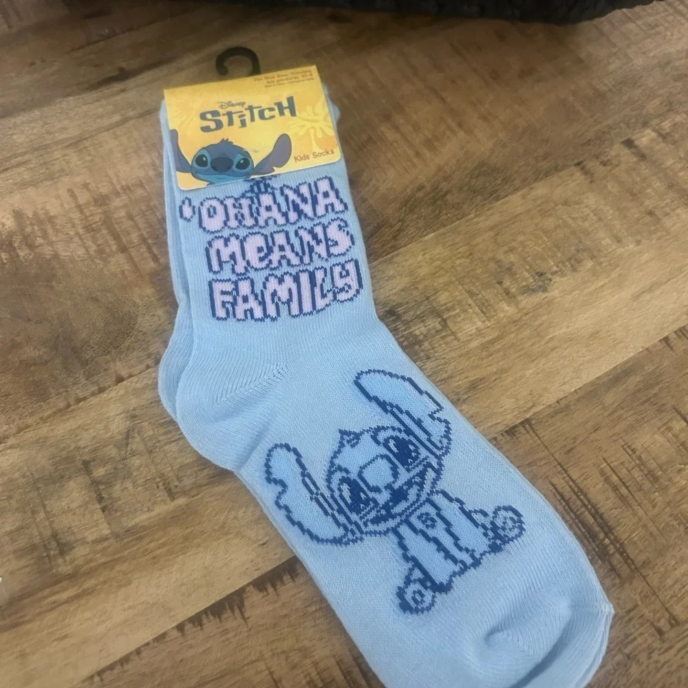 Zak! Stitch Water Bottle and Socks Set